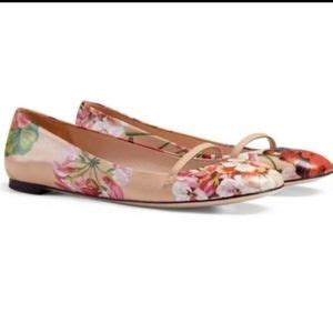 sz 36 Authentic GUCCI Red Shanghai Leather FLORAL 